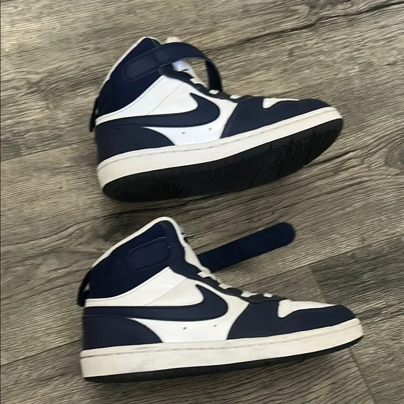 Nike Navy Blue and White Sneakers with High-Top Silhouette - Picture 3 of 8